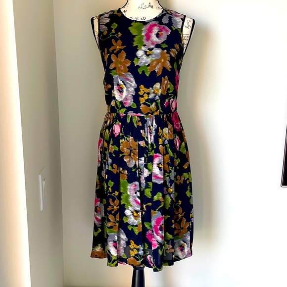 EUC Brooks Brothers / Red Fleece 💐Navy Floral Dress size 2 - Picture 3 of 9
